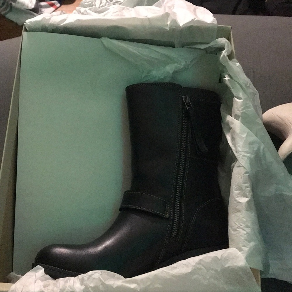 Women’s Clark’s leather boots